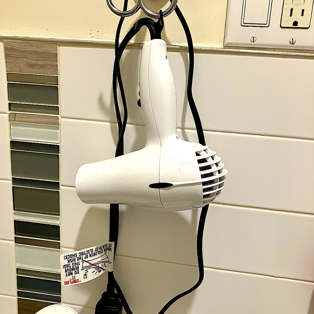 Travel Hair Dryer - like new